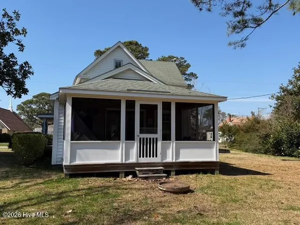 $425,000 | 115 Polly Way Lane, Marshallberg, NC 28553