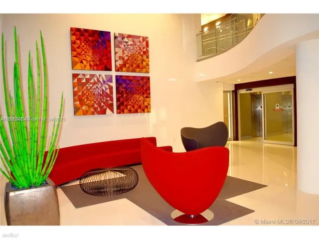 $3,450 | 5701 Collins Avenue, Unit 419, Miami Beach, FL 33140