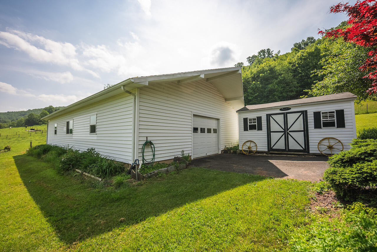 1235 Rush Fork Road Southwest Floyd, VA 24091 - Photo 3 of 69 DSC08728