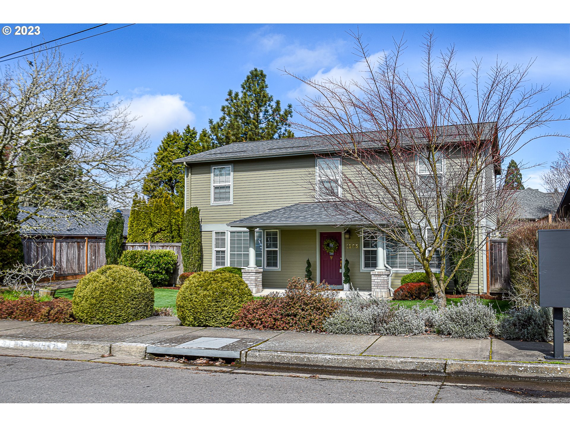 1263 Crenshaw Road Eugene, OR 97401 - Photo 2 of 26 Gallery Image 2