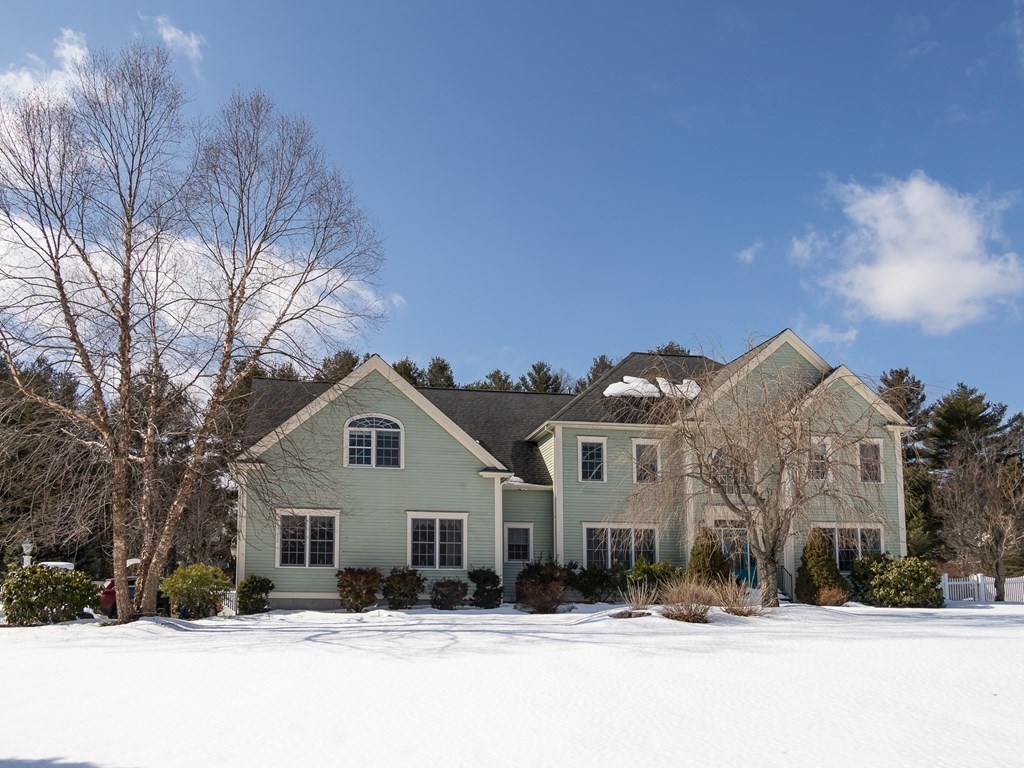 35 Colts Crossing Canton, MA 02021 - Photo 1 of 42