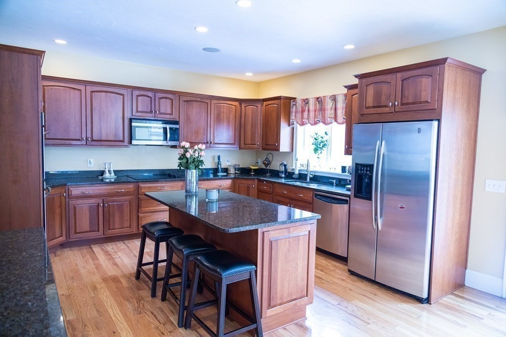 35 Colts Crossing Canton, MA 02021 - Photo 16 of 42