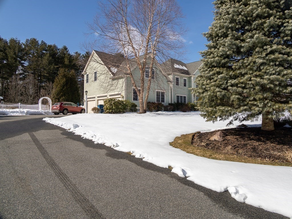 35 Colts Crossing Canton, MA 02021 - Photo 2 of 42