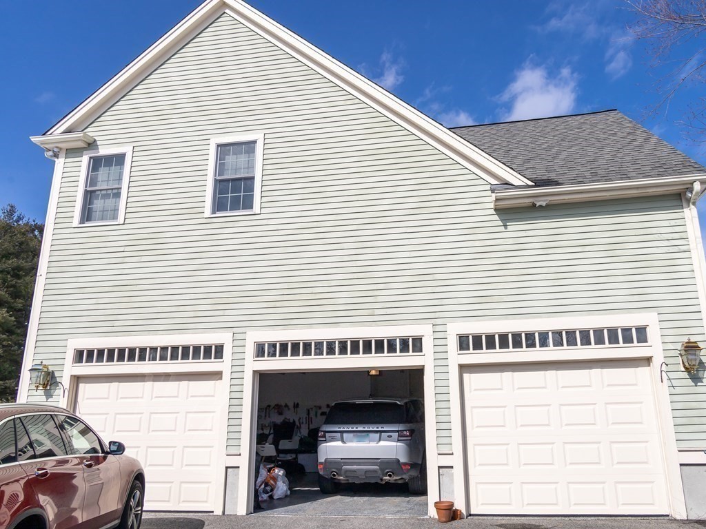 35 Colts Crossing Canton, MA 02021 - Photo 4 of 42