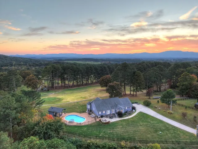 $949,450 | 334 Belaire Drive, Copperhill, TN 37317