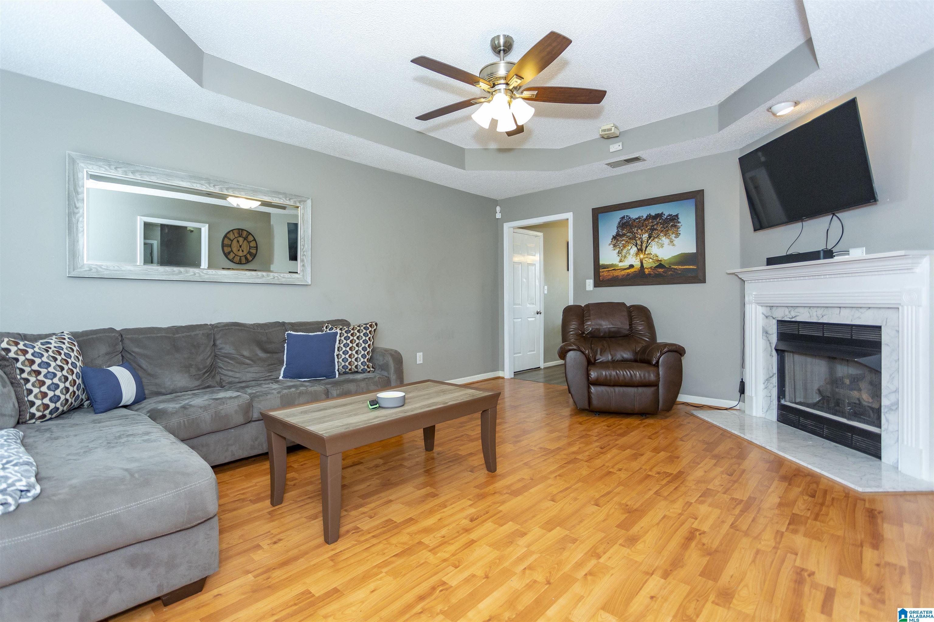 826 Meriweather Drive Calera, AL 35040 - Photo 2 of 23