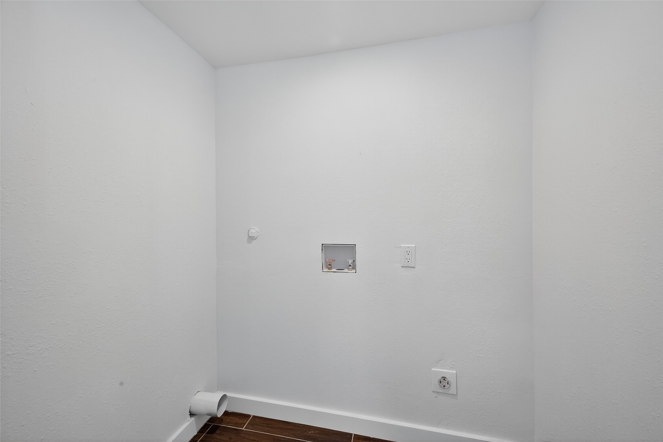 1933 Santa Rosa Street Houston, TX 77023 - Photo 24 of 44 a view of a small space