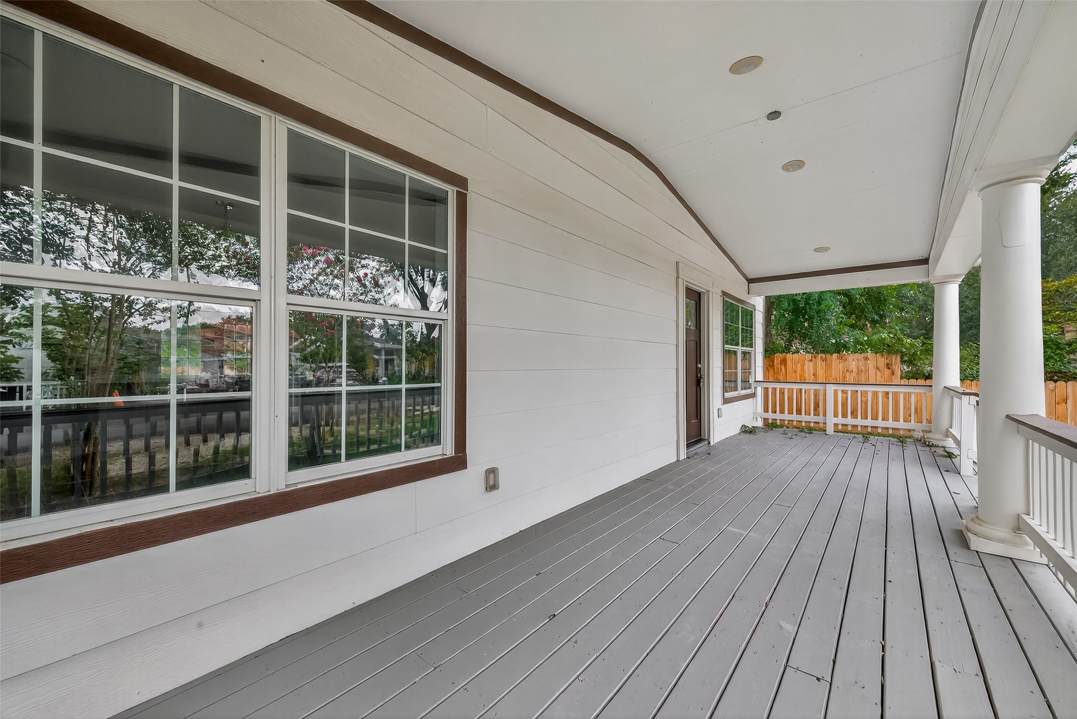 1933 Santa Rosa Street Houston, TX 77023 - Photo 7 of 44 a view of a house with a large window