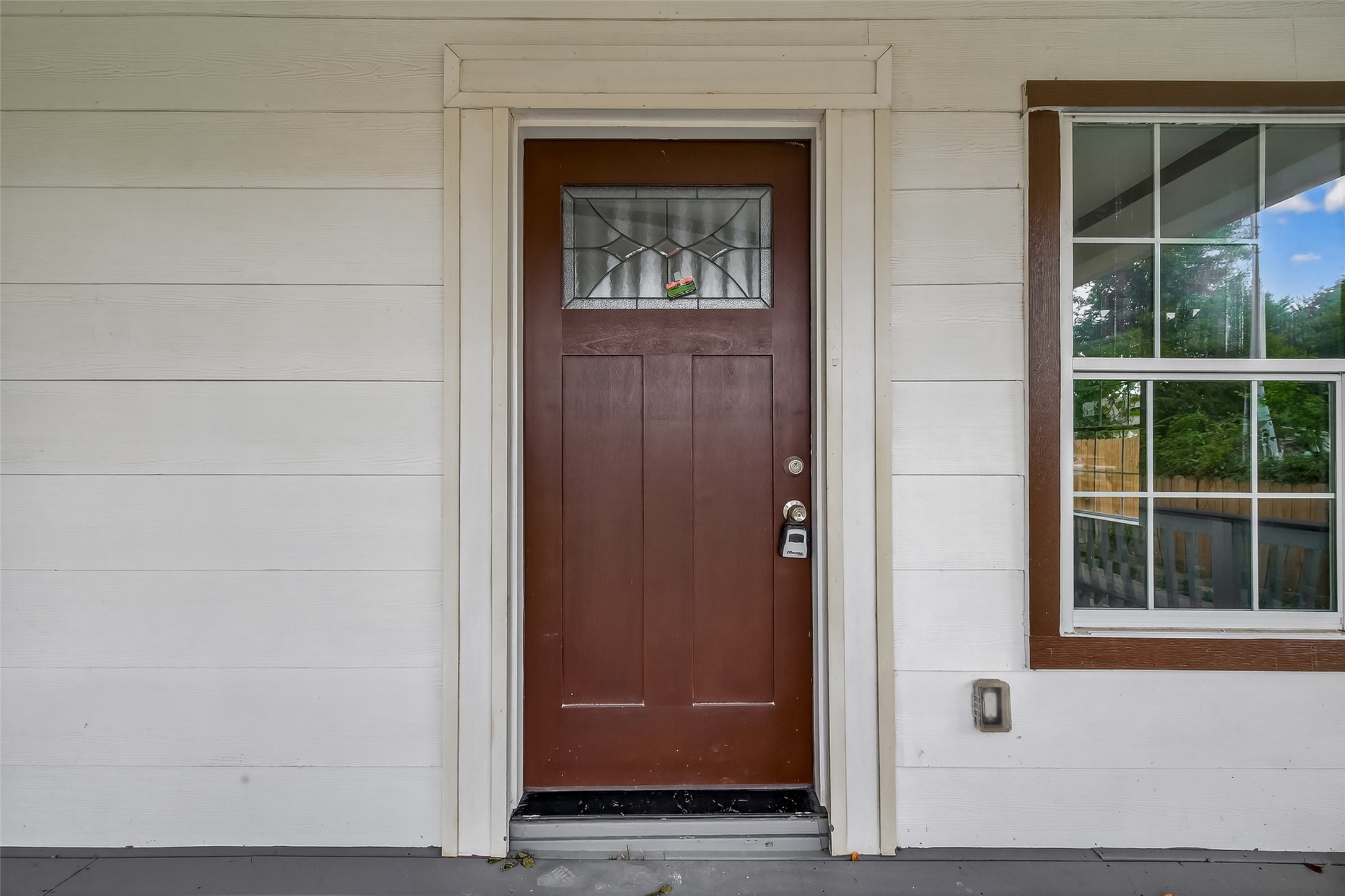 1933 Santa Rosa Street Houston, TX 77023 - Photo 8 of 44 a view of front door