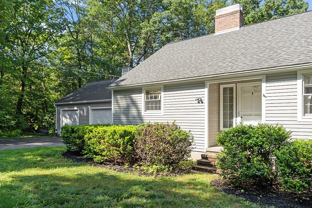 363 North Main Street Petersham, MA 01366 - Photo 3 of 32 a front view of a house with a yard