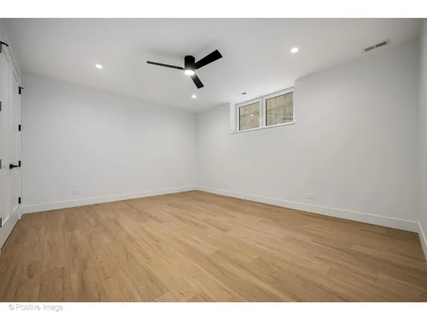 $2,600,000 | 1124 West Addison Street, Chicago, IL 60613