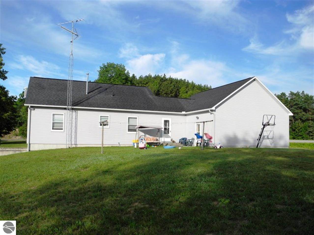 11611 South Cedar Road Cedar, MI 49621 - Photo 10 of 21 1775567-9.JPG