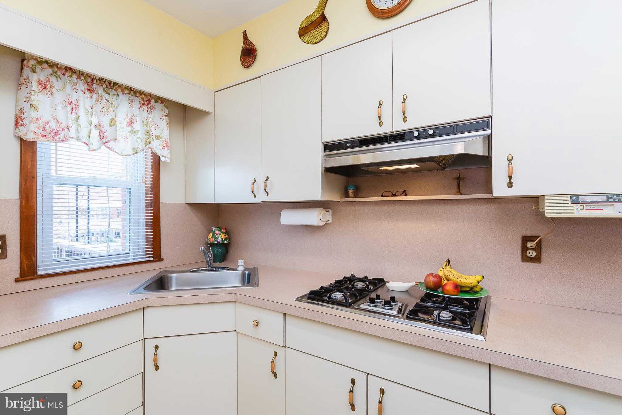 59 Wiltshire Road Baltimore, MD 21221 - Photo 17 of 36 Kitchen