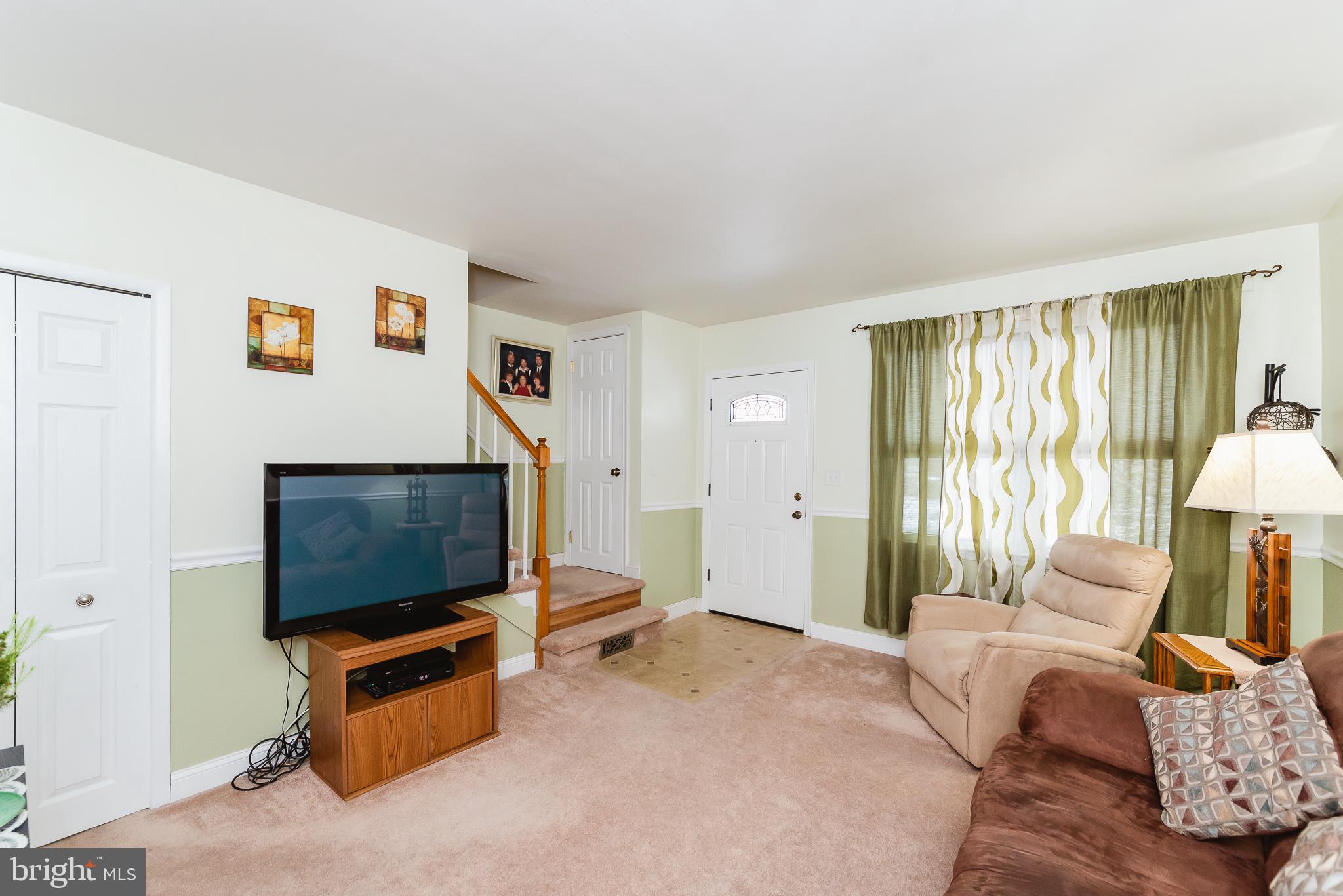 59 Wiltshire Road Baltimore, MD 21221 - Photo 6 of 36 Living Room