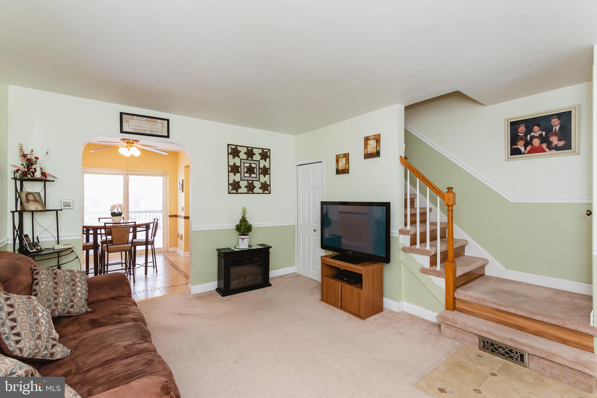 59 Wiltshire Road Baltimore, MD 21221 - Photo 9 of 36 Living Room