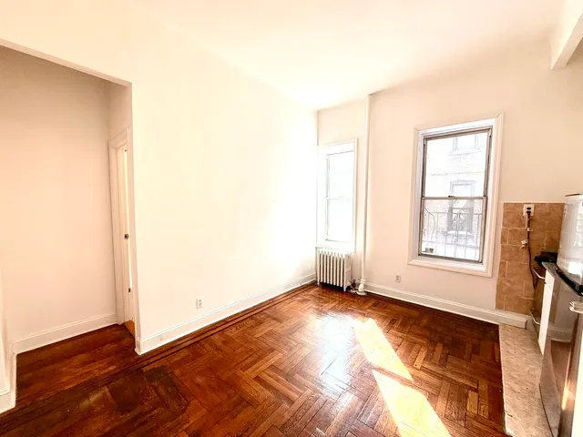 $2,138 | 220 East 36th Street, Unit G4 | Murray Hill