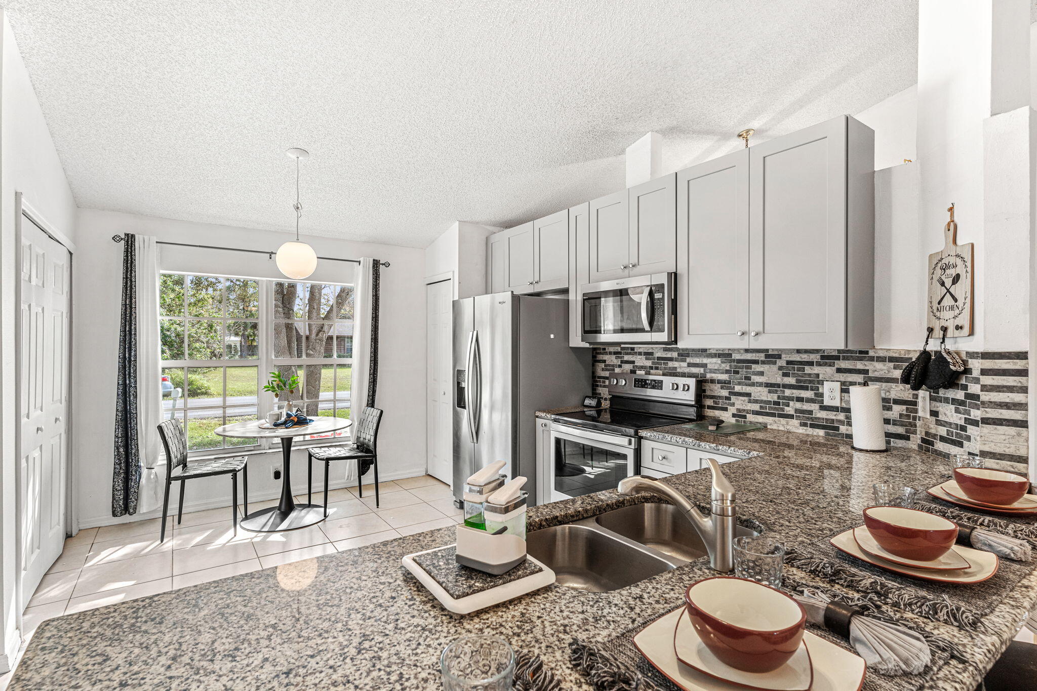 407 Albenga Road Northwest Palm Bay, FL 32907 - Photo 12 of 41 8-web-or-mls-DSC08579