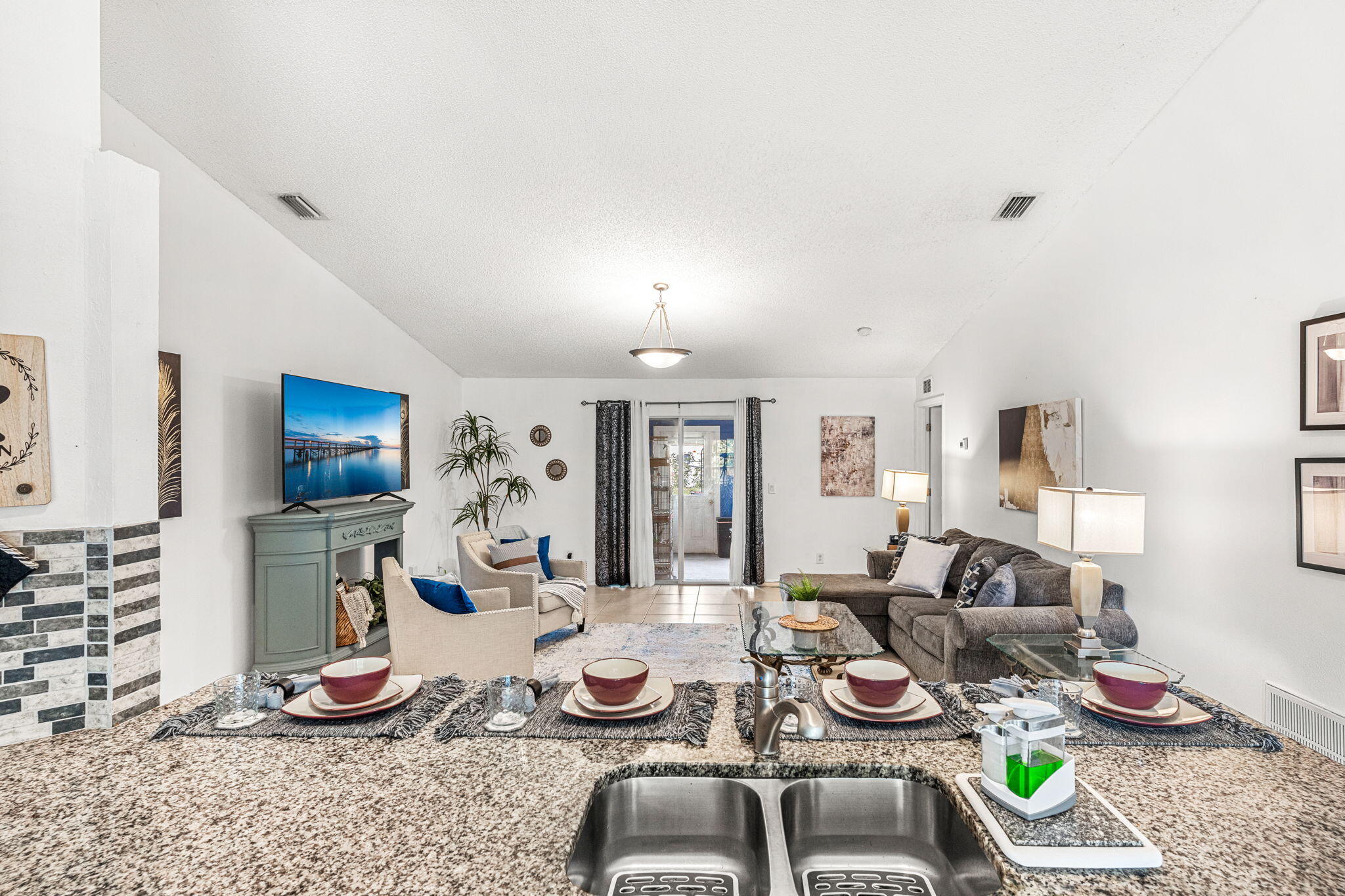 407 Albenga Road Northwest Palm Bay, FL 32907 - Photo 16 of 41 11-web-or-mls-DSC08594
