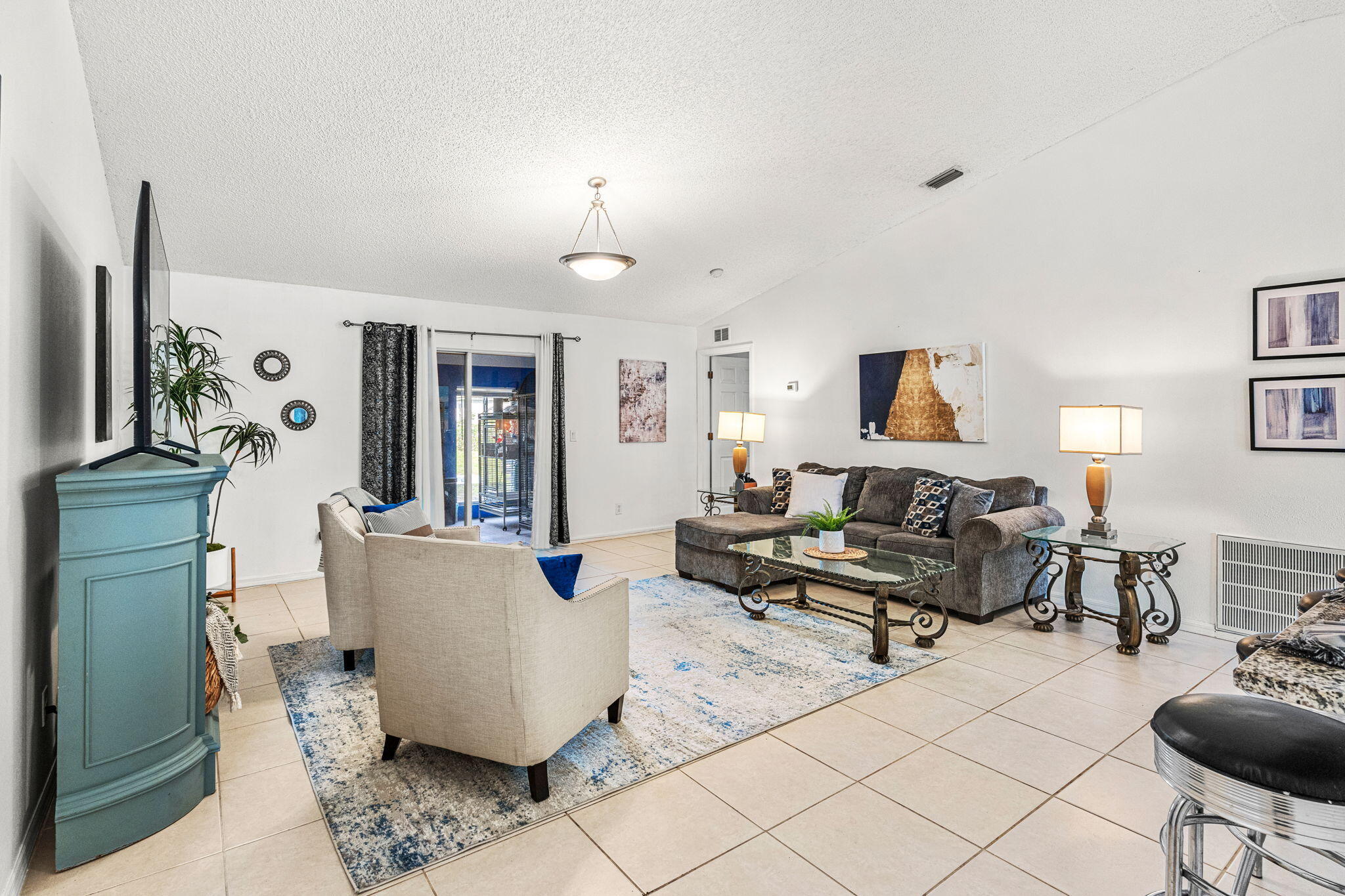 407 Albenga Road Northwest Palm Bay, FL 32907 - Photo 5 of 41 1-web-or-mls-DSC08539