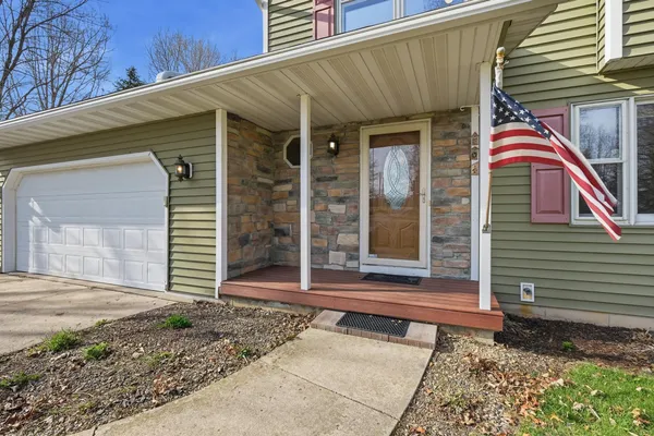 $750,000 | 504 County Highway North, Stoughton, WI 53589