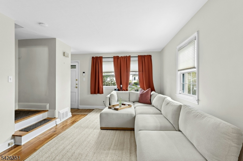 128 Gallows Hill Road Cranford, NJ 07016 - Photo 4 of 19