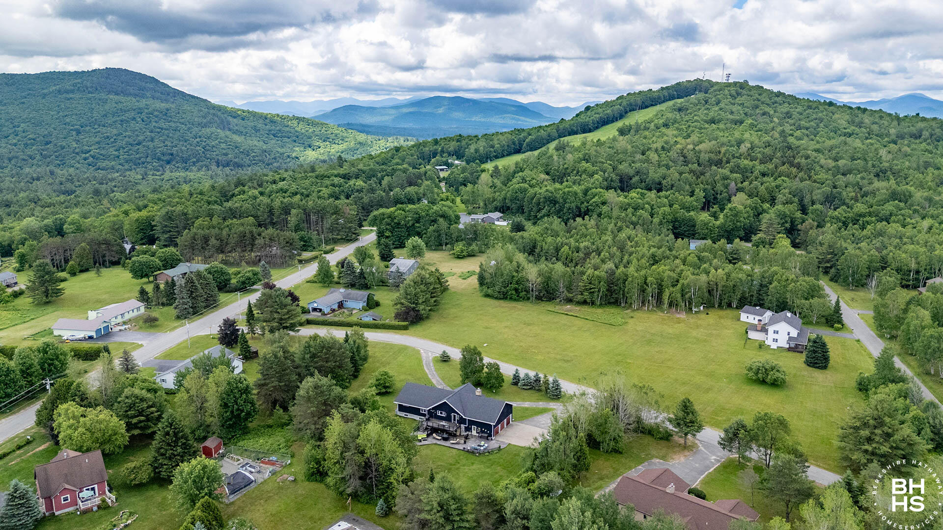 13 Meadow Road Saranac Lake, NY 12983 - Photo 3 of 51