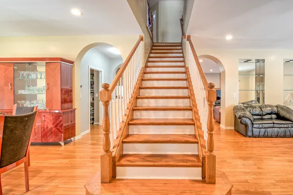 $549,000 | 1094 Vista Drive, Gurnee, IL 60031