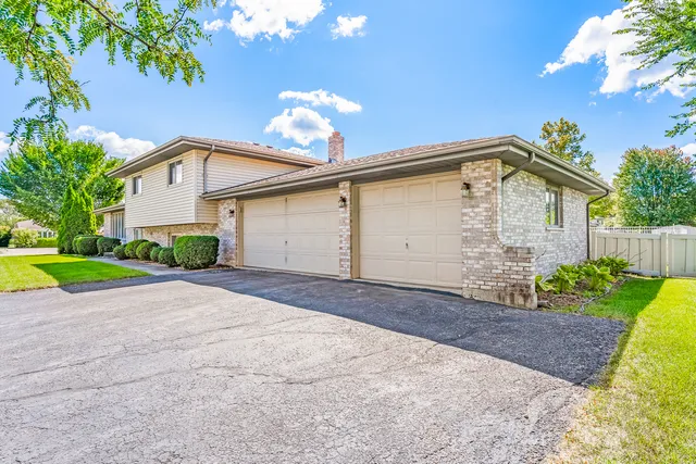 $399,900 | 17900 65th Avenue, Tinley Park, IL 60477