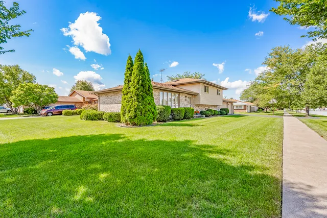 $399,900 | 17900 65th Avenue, Tinley Park, IL 60477