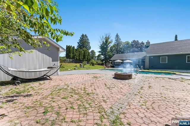 $899,998 | 1 Rossi Drive, Clinton, NJ 08809