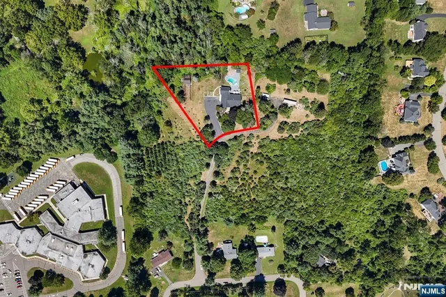 $899,998 | 1 Rossi Drive, Clinton, NJ 08809