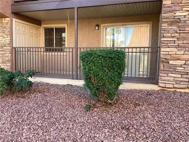 $1,300 | 4460 Sandy River Drive, Unit 49, Las Vegas, NV 89103