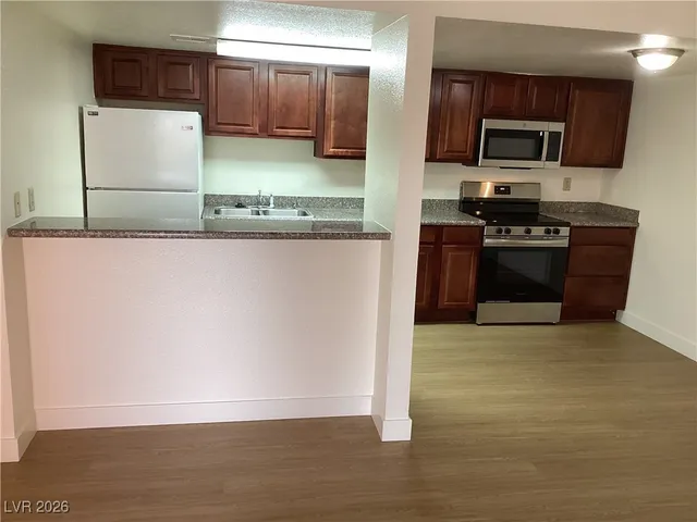 $1,300 | 4460 Sandy River Drive, Unit 49, Las Vegas, NV 89103
