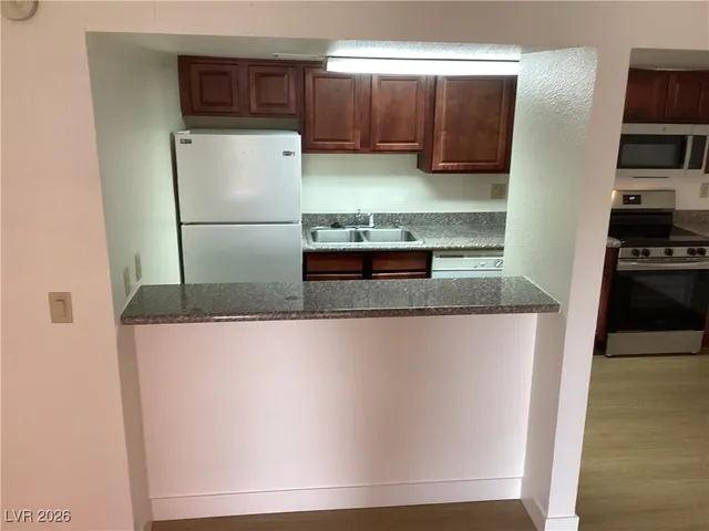 $1,300 | 4460 Sandy River Drive, Unit 49, Las Vegas, NV 89103