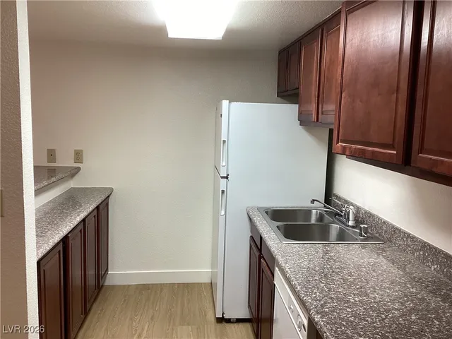 $1,300 | 4460 Sandy River Drive, Unit 49, Las Vegas, NV 89103