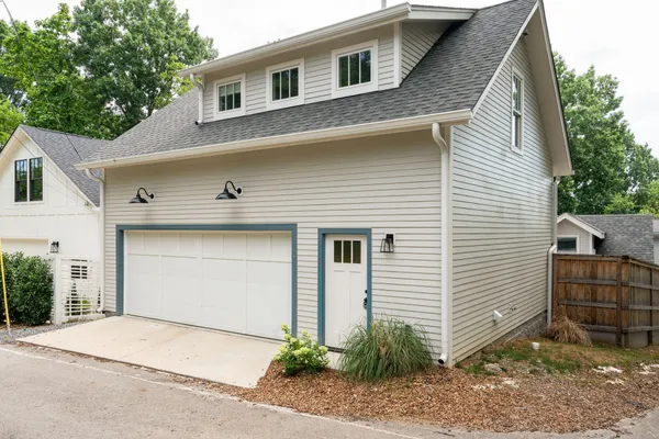 $1,800 | 2811 Oakland Avenue, Unit B, Nashville, TN 37212