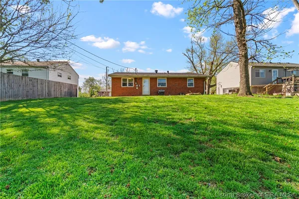 $225,000 | 211 Gordon Drive, New Albany, IN 47150