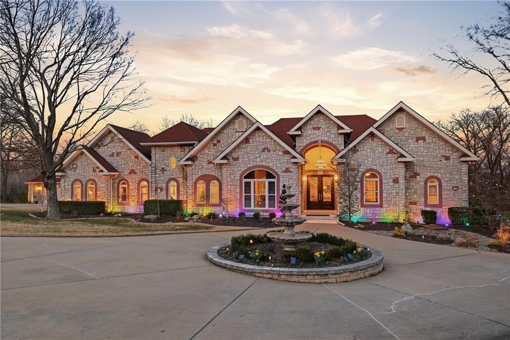 8855 Monticello Road Lenexa, KS 66220 - Photo 3 of 85