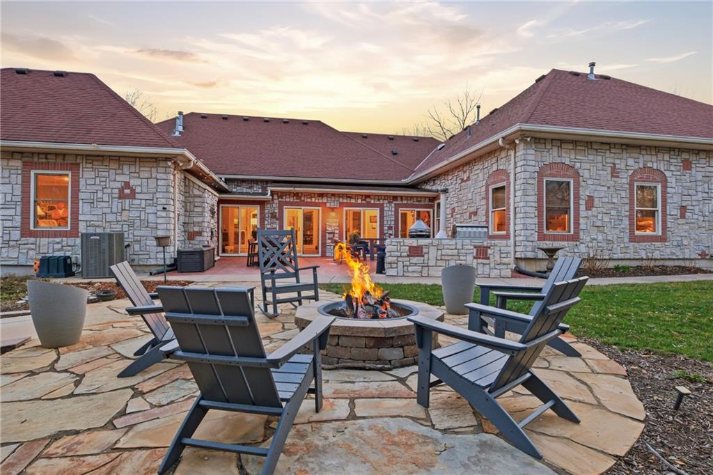 8855 Monticello Road Lenexa, KS 66220 - Photo 5 of 85