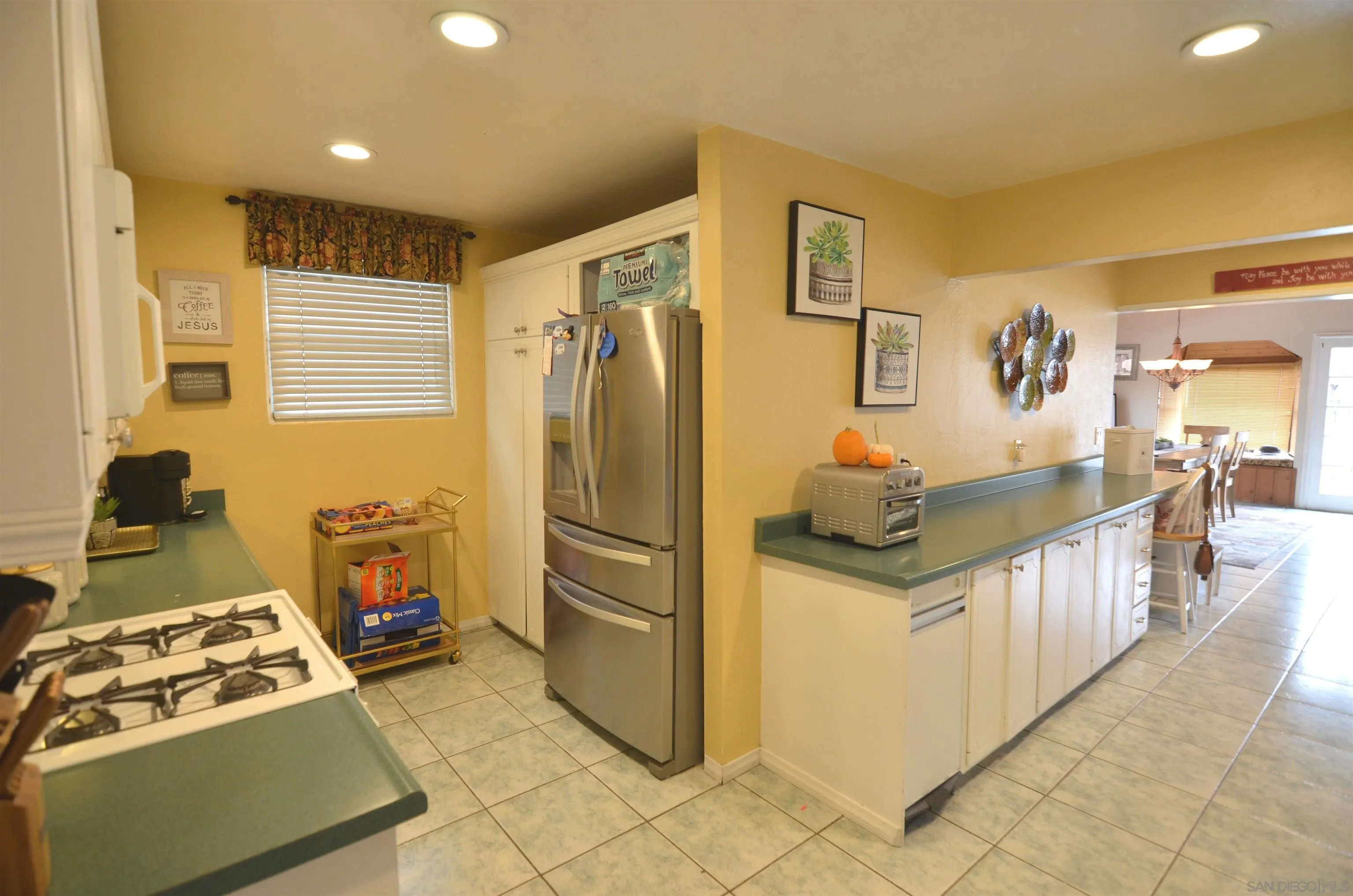 3601 Helix Street Spring Valley, CA 91977 - Photo 11 of 44 Gallery Image 11