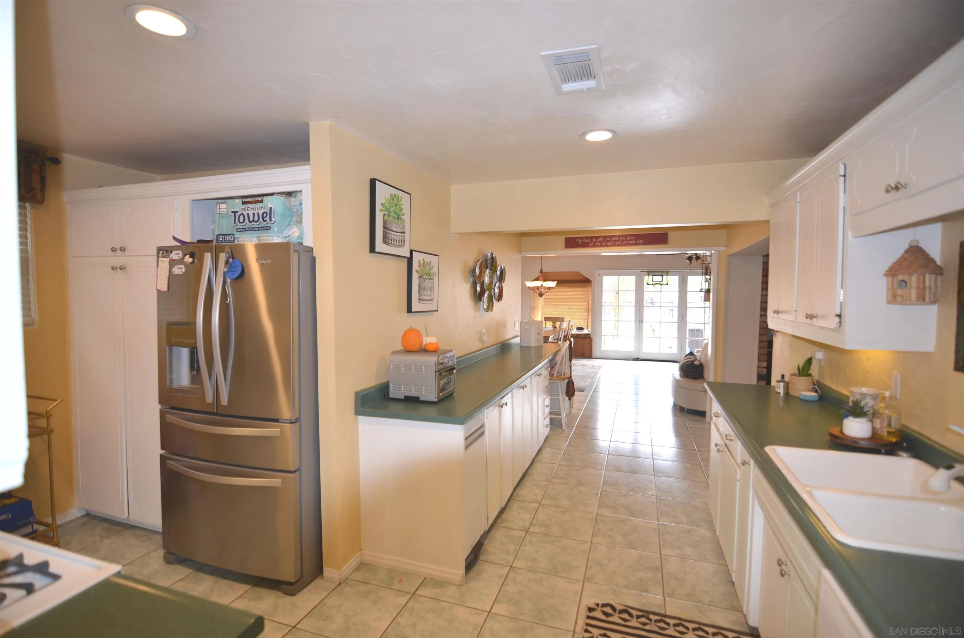 3601 Helix Street Spring Valley, CA 91977 - Photo 12 of 44 Gallery Image 12