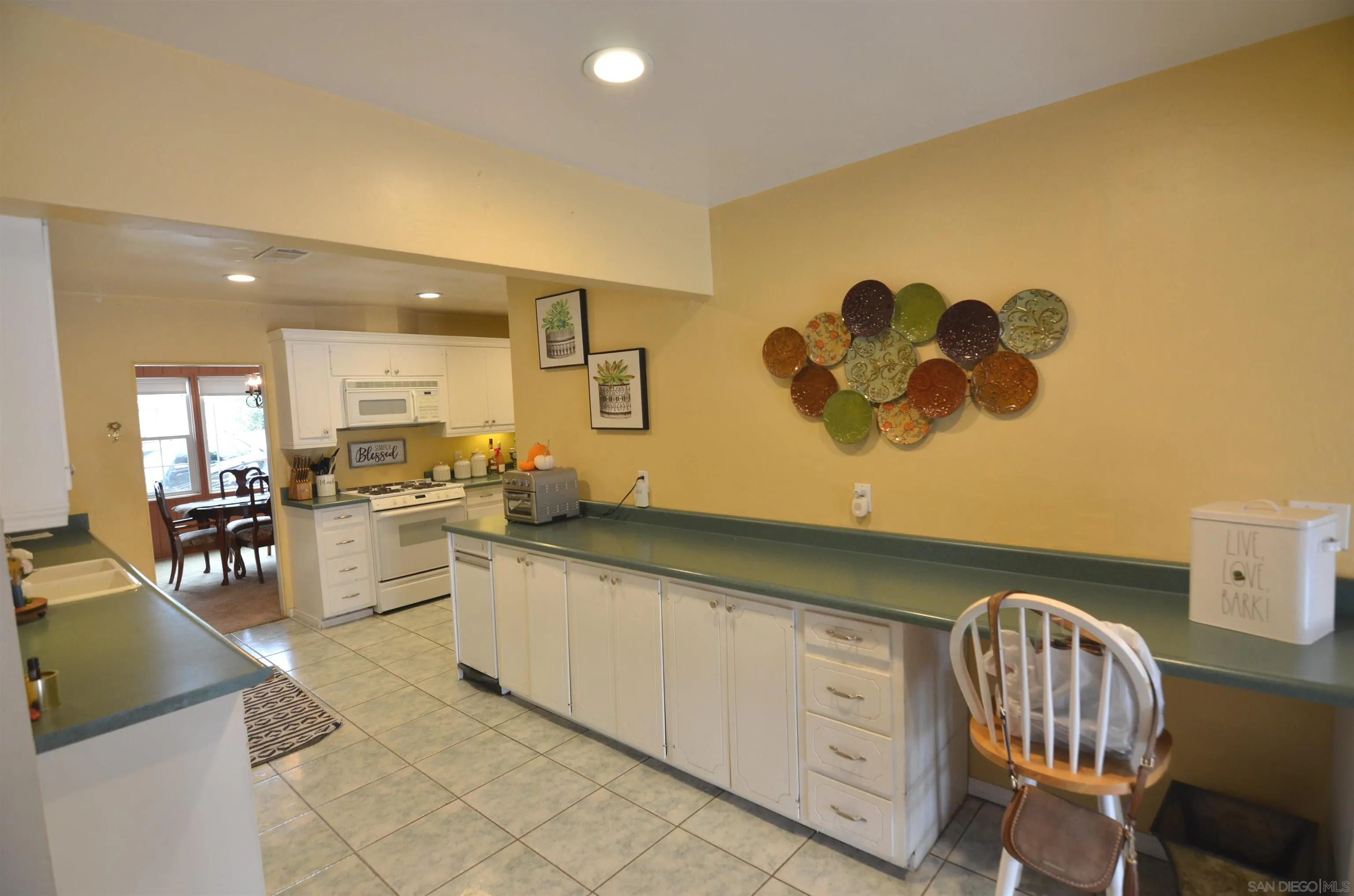 3601 Helix Street Spring Valley, CA 91977 - Photo 13 of 44 Gallery Image 13