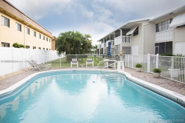 $2,500 | 801 Pine Drive, Unit 14, Pompano Beach, FL 33060