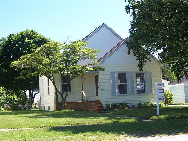 1340 Greenwich Road Muskegon, MI 49441 - Photo 1 of 24 Primary Photo