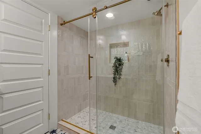 $1,995,995 | 3113 East Cherry Street, Seattle, WA 98122