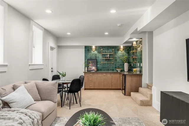 $1,995,995 | 3113 East Cherry Street, Seattle, WA 98122