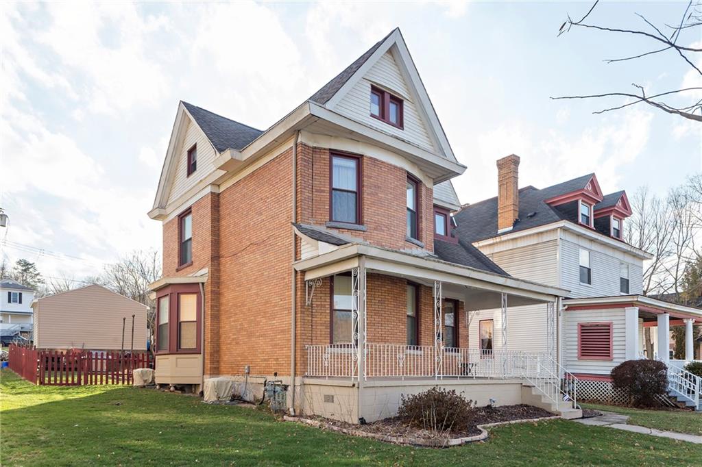 1504 Ridge Avenue Coraopolis, PA 15108 - Photo 3 of 25 Gallery Image 3