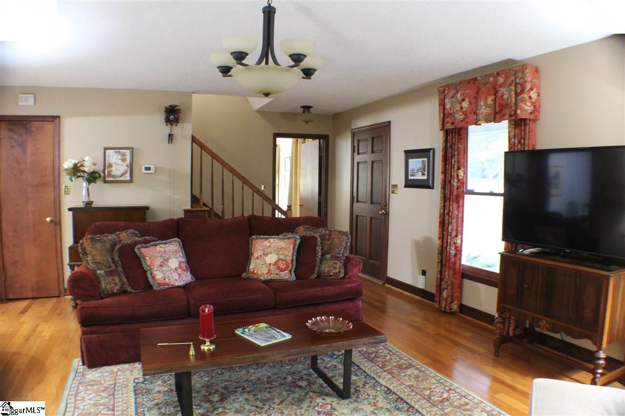 1612 East Georgia Road Woodruff, SC 29388 - Photo 3 of 20