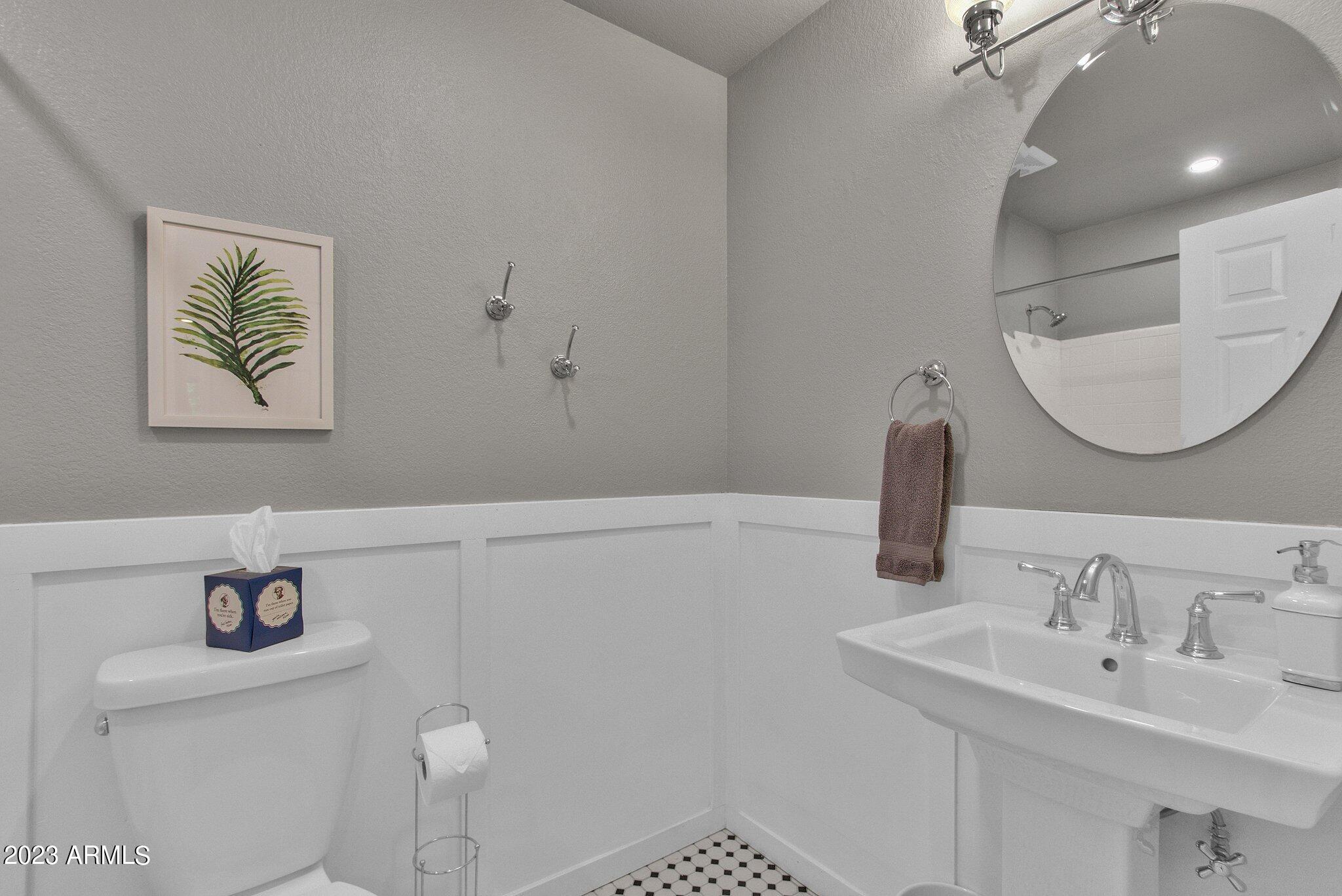 6867 East Phelps Road Scottsdale, AZ 85254 - Photo 11 of 20 Guest bath