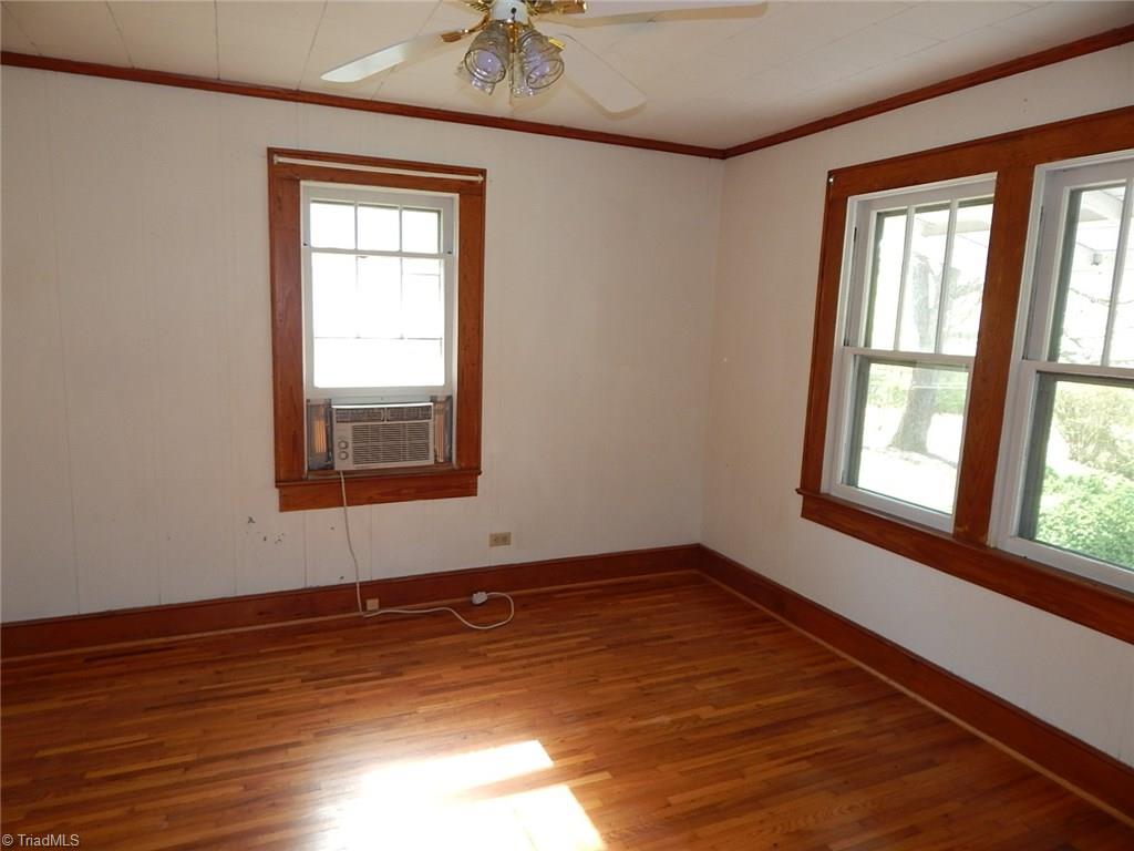 156 West Spring Street Elkin, NC 28621 - Photo 4 of 14 Gallery Image 4